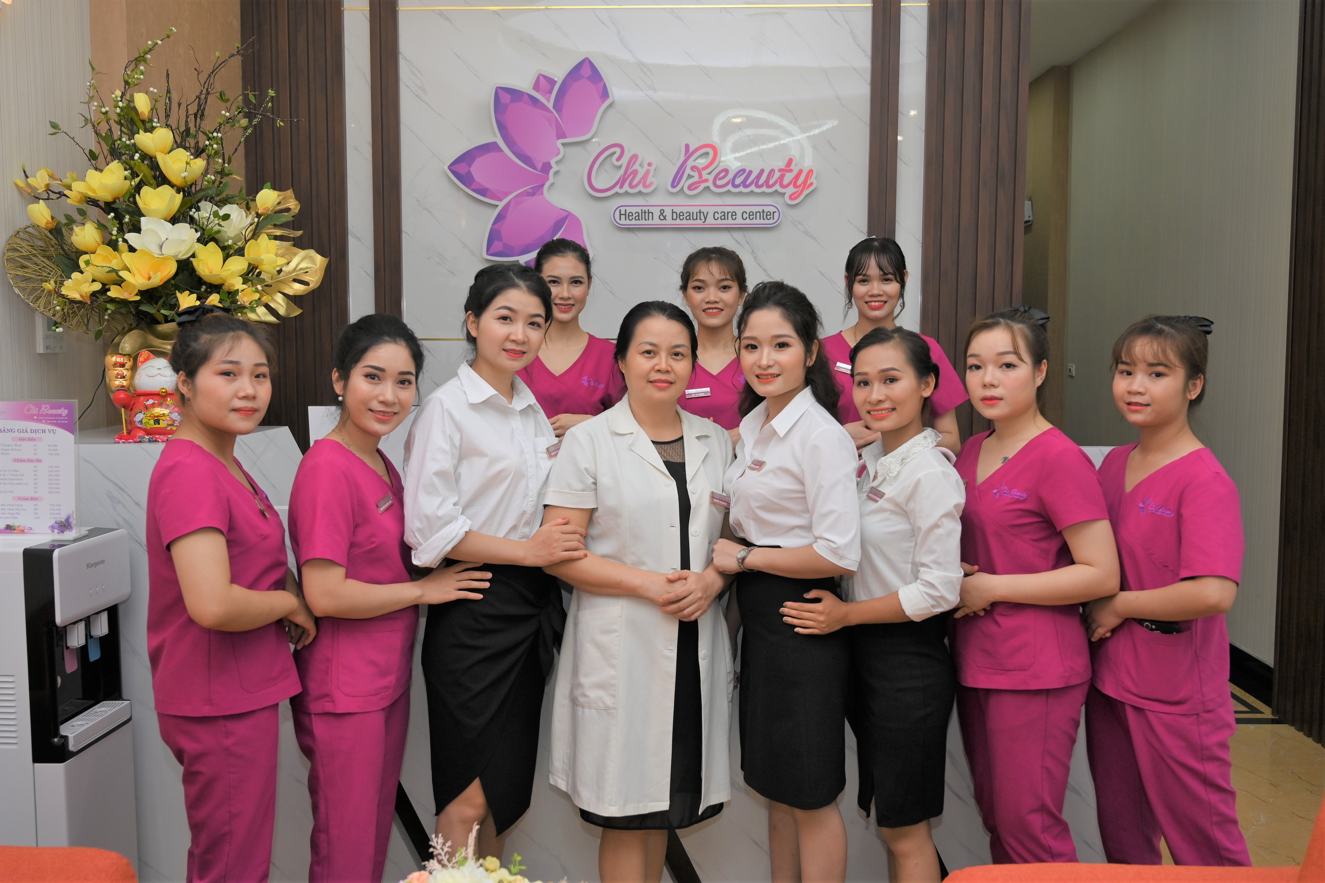 <p> spa được sáng lập và điều hành bởi đội ngũ lãnh đạo đã từng có thâm niên nhiều năm công tác, nắm giữ các vị trí quan trọng trong các Tập Đoàn Đa Quốc Gia về chăm sóc sức khỏe, làm đẹp với tâm huyết mang đến cho phụ nữ Việt một khái niệm chuẩn về “làm đẹp” đúng đắn và tâm niệm đặt khách hàng làm trung tâm.</p>
